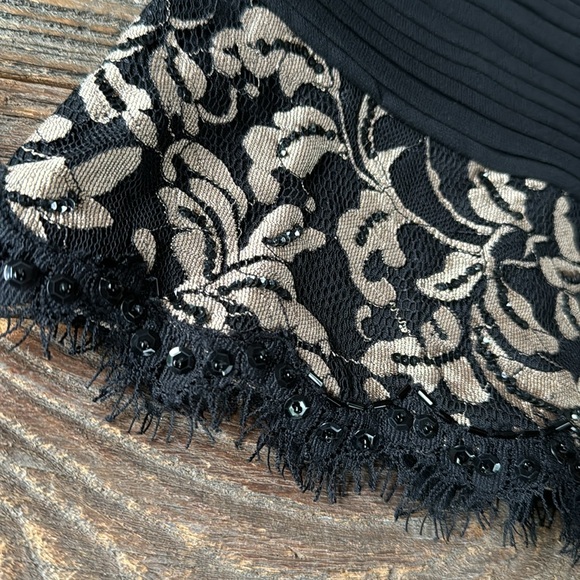 Tadashi lace and sequin/beaded embellished occasions top EUC size 8 - Picture 6 of 9